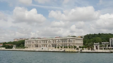 Free Stock Video Sailing In The River Through Istambul City Live Wallpaper - Free Live Wallpaper