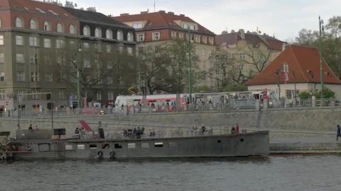 Free Stock Video Sailing On The Vltava River Live Wallpaper - Free Live Wallpaper