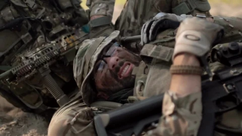 Free Stock Video Saving A Wounded Soldier In The Battlefield Live Wallpaper - Free Live Wallpaper