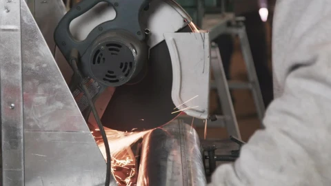Free Stock Video Saw Cutting Through Metal Live Wallpaper - Free Live Wallpaper