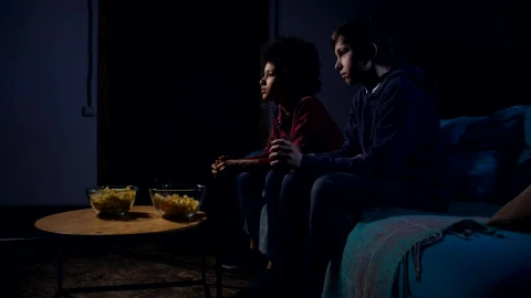 Free Stock Video Scared Boys Watching A Horror Film Live Wallpaper - Free Live Wallpaper