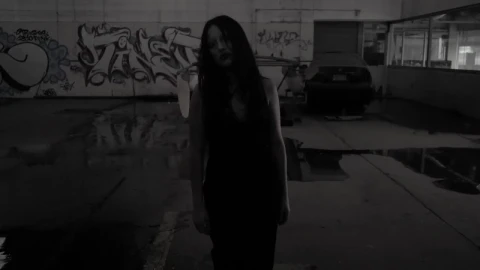 Free Stock Video Scary Woman Ghost Walking Live Wallpaper - Free Live Wallpaper