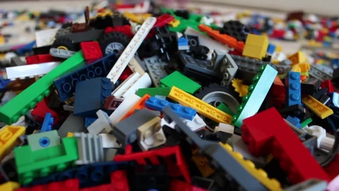 Free Stock Video Selecting Pieces Of Lego In A Pile Live Wallpaper - Free Live Wallpaper