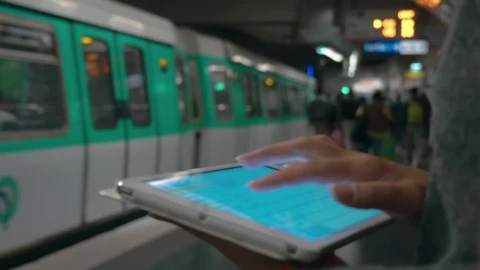 Free Stock Video Sending An Email As A Train Leaves Live Wallpaper - Free Live Wallpaper