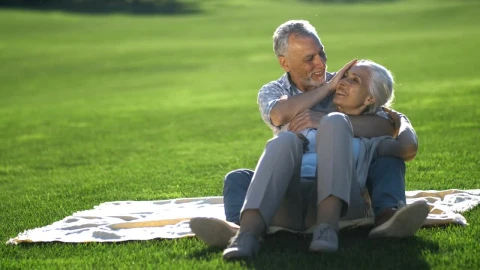 Free Stock Video Senior Couple Enjoying The Outdoors Live Wallpaper - Free Live Wallpaper