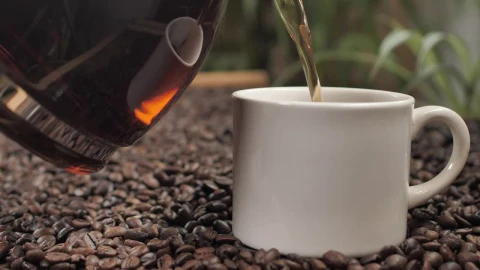 Free Stock Video Serving Coffee In A Cup On Coffee Beans Live Wallpaper - Free Live Wallpaper