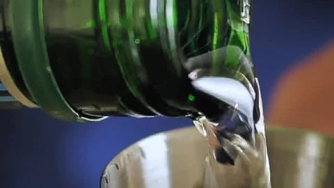 Free Stock Video Serving Drink In A Small Metal Mixer Live Wallpaper - Free Live Wallpaper