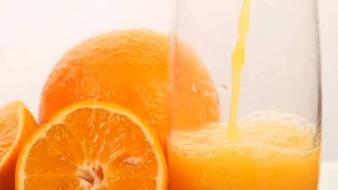 Free Stock Video Serving Juice In A Glass With Some Oranges On A Live Wallpaper - Free Live Wallpaper