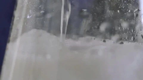 Free Stock Video Serving Tonic In A Glass Live Wallpaper - Free Live Wallpaper
