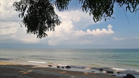 Free Stock Video Shallow Waves Breaking On The Sand Live Wallpaper - Free Live Wallpaper