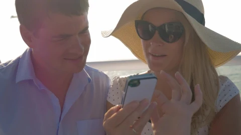 Free Stock Video Sharing Photos On A Boat Tour Live Wallpaper - Free Live Wallpaper