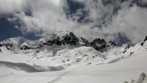 Free Stock Video Sharp Mountain With Snow Live Wallpaper - Free Live Wallpaper