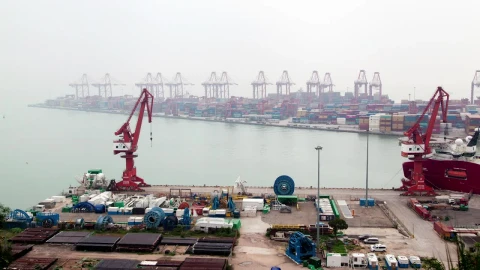 Free Stock Video Shenzhen Container Port On A Foggy Day Live Wallpaper - Free Live Wallpaper