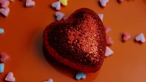 Free Stock Video Shiny Heart Shape Rotating Live Wallpaper - Free Live Wallpaper