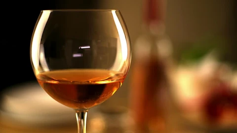 Free Stock Video Shiny Wine Glass Close Up Live Wallpaper - Free Live Wallpaper
