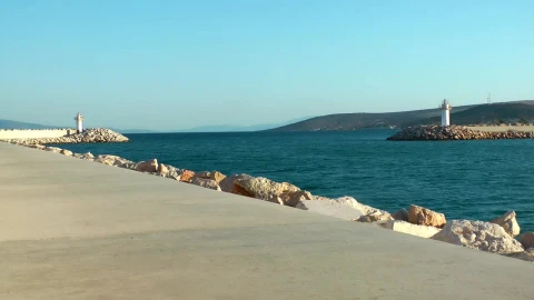Free Stock Video Shirtless Man Does Warm Up On The Dock Live Wallpaper - Free Live Wallpaper