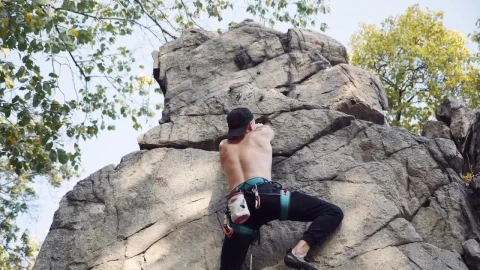 Free Stock Video Shirtless Man Climbing A Rock Live Wallpaper - Free Live Wallpaper