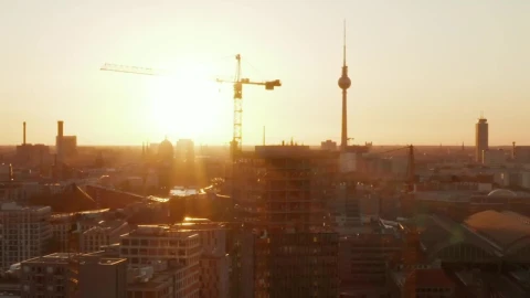 Free Stock Video Shot Of Berlin With The Sun Dazzling The Camera Live Wallpaper - Free Live Wallpaper