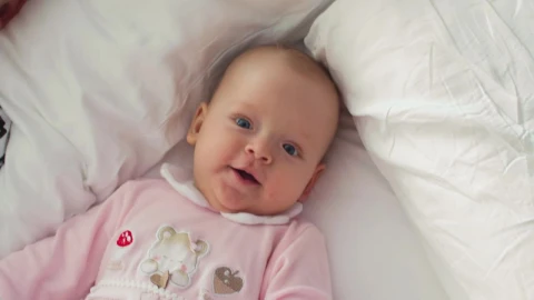 Free Stock Video Siblings Smiling At The Camera Live Wallpaper - Free Live Wallpaper