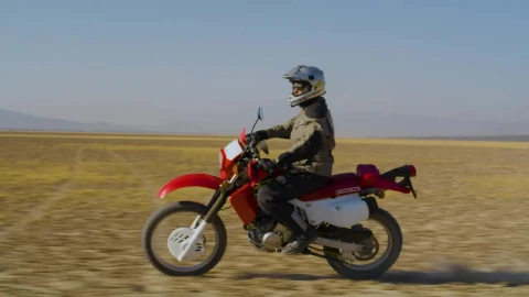 Free Stock Video Side Shot Of A Biker In The Desert Live Wallpaper - Free Live Wallpaper