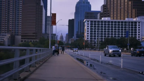 Free Stock Video Sidewalk Of A Big City In A Rotating Shot Live Wallpaper - Free Live Wallpaper