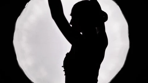 Free Stock Video Silhouette Of A Ballet Dancer Spinning Live Wallpaper - Free Live Wallpaper