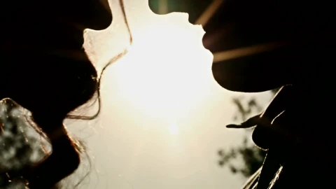 Free Stock Video Silhouette Of A Kissing Couple Live Wallpaper - Free Live Wallpaper