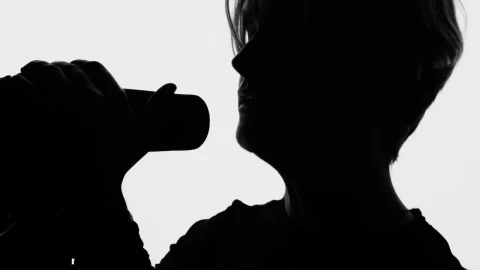 Free Stock Video Silhouette Of A Man Singing With A Microphone Live Wallpaper - Free Live Wallpaper
