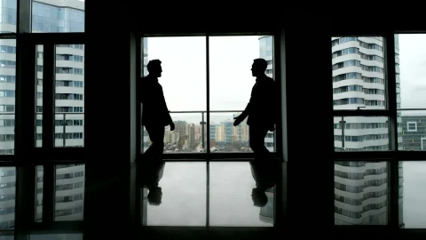 Free Stock Video Silhouette Of Business Handshake In Skyscraper Live Wallpaper - Free Live Wallpaper