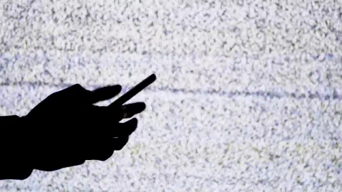 Free Stock Video Silhouette Of Hands Texting Live Wallpaper - Free Live Wallpaper
