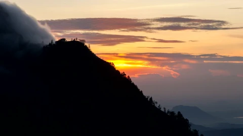 Free Stock Video Silhouette Of The Mountain And The Sunrise Live Wallpaper - Free Live Wallpaper