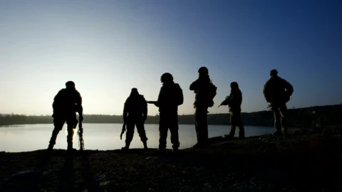 Free Stock Video Silhouettes Of Soldiers In The Sunset Live Wallpaper - Free Live Wallpaper