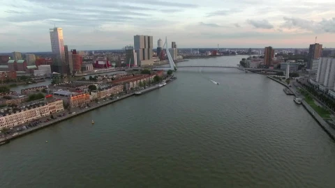 Free Stock Video Single Boat Heading Under The Erasmus Bridge Live Wallpaper - Free Live Wallpaper