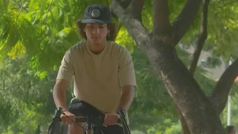 Free Video Stock Skilled Cyclist Doing A Wheelie On A Bicycle Live Wallpaper - Free Live Wallpaper