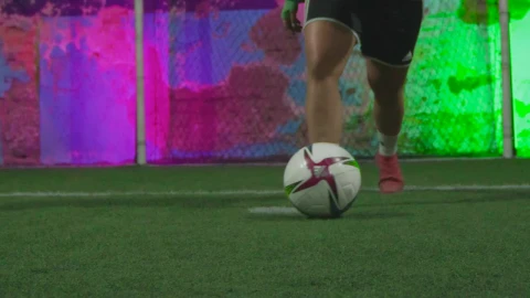 Free Video Stock Skillful Dribbles Of A Football Player Live Wallpaper - Free Live Wallpaper