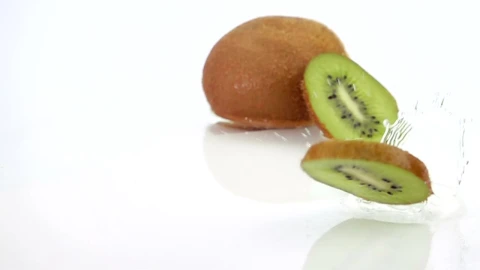 Free Video Stock Slices Of Kiwi Falling Over Water Live Wallpaper - Free Live Wallpaper