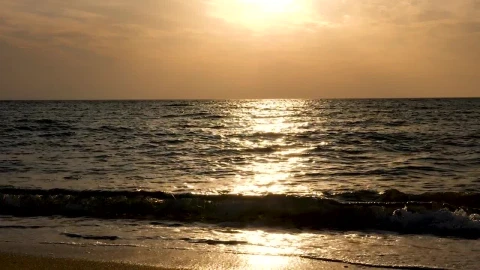 Free Video Stock Slow Waves And A Golden Sunset Live Wallpaper - Free Live Wallpaper