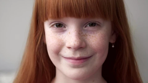 Free Video Stock Smiling Girl With Freckles Live Wallpaper - Free Live Wallpaper