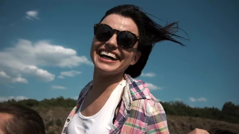 Free Video Stock Smiling Woman Riding On A Speedboat Live Wallpaper - Free Live Wallpaper