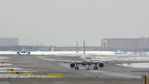 Free Video Stock Snow Cleared From A Runway Live Wallpaper - Free Live Wallpaper