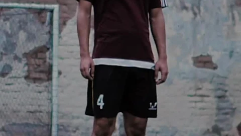 Free Video Stock Soccer Football Player Tries An Overhead Kick Live Wallpaper - Free Live Wallpaper