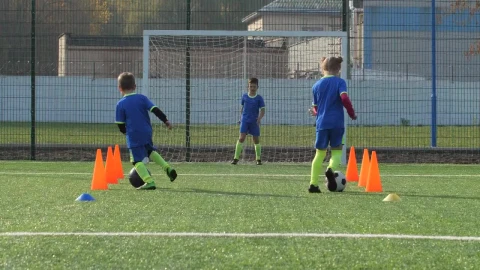 Free Video Stock Soccer Players Training Against A Goalie Live Wallpaper - Free Live Wallpaper