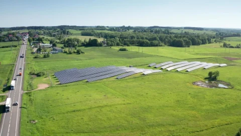 Free Video Stock Solar Panels Next To A Small Pond Live Wallpaper - Free Live Wallpaper