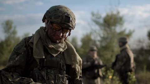 Free Video Stock Soldier Smoking In The Field Live Wallpaper - Free Live Wallpaper