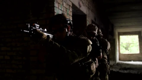 Free Video Stock Soldiers In Tactical Formation Live Wallpaper - Free Live Wallpaper