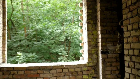 Free Video Stock Soldiers Slowly Clearing The Halls Live Wallpaper - Free Live Wallpaper