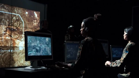 Free Video Stock Soldiers Women On A Missile Launch Center Live Wallpaper - Free Live Wallpaper