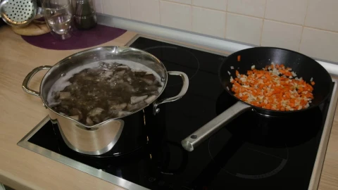 Free Video Stock Soup Boiling On A Stove Live Wallpaper - Free Live Wallpaper
