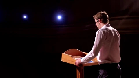 Free Video Stock Speaker Giving A Speech At A Forum Live Wallpaper - Free Live Wallpaper