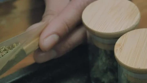 Free Video Stock Speck Cigar With Rolling Paper Live Wallpaper - Free Live Wallpaper